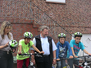 Neue Fahrradhelme - Schule Pellworm